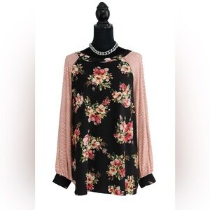 Floral Raglan Long Sleeve Top – Soft & Stylish! Size Small (will fit a medium)